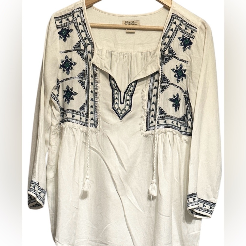 Lucky Brand Embroidered White Blue & Green boho Women's Top 3/4 size medium